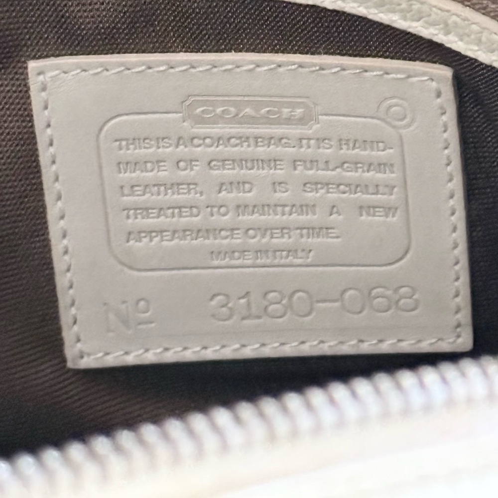 COACH || Authentic - Made in Italy Vintage Coach Crossbody Bag. - Picture 9 of 16